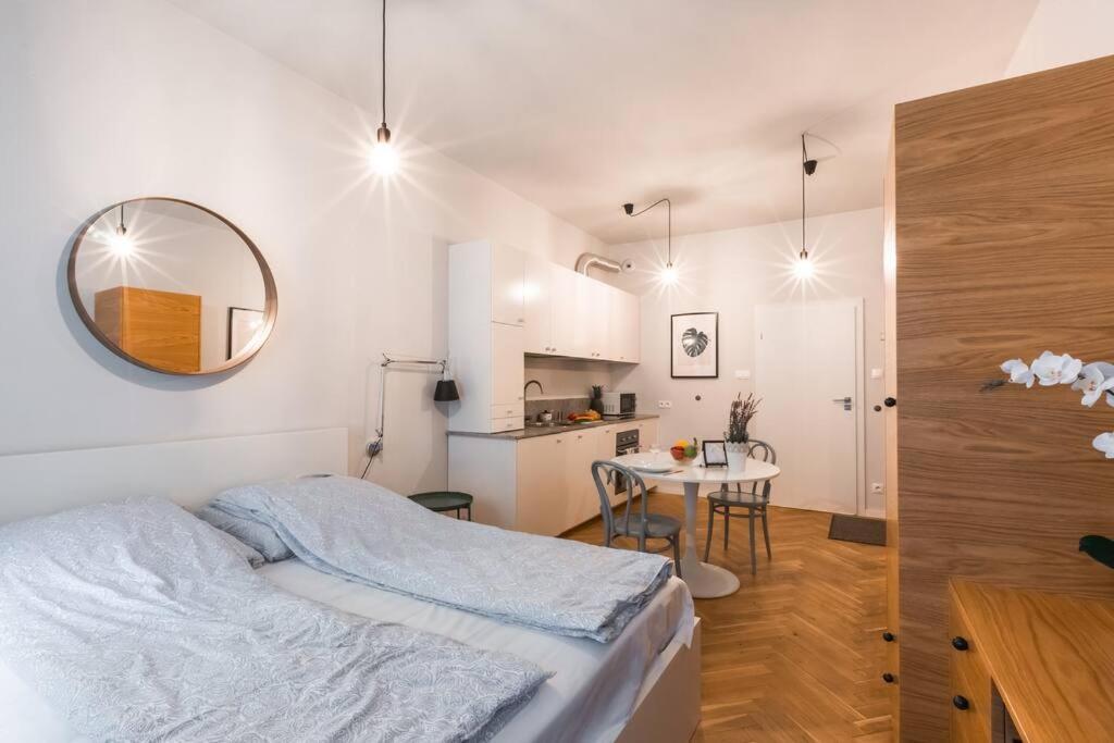 Cute Apartment Perfect For Business And Travel. Warszawa Eksteriør billede